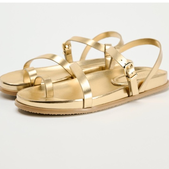 NWT ZARA VACATION FLAT METALLIC SANDAL SIZE 7.5
🚨 FINAL PRICE NO OFFER ACCEPT - Picture 5 of 10